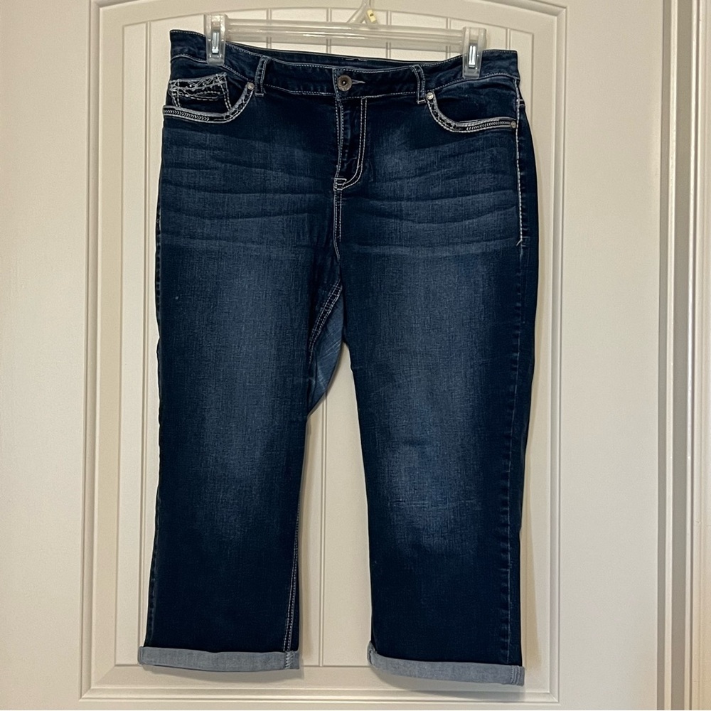 Dark Wash Capri jeans